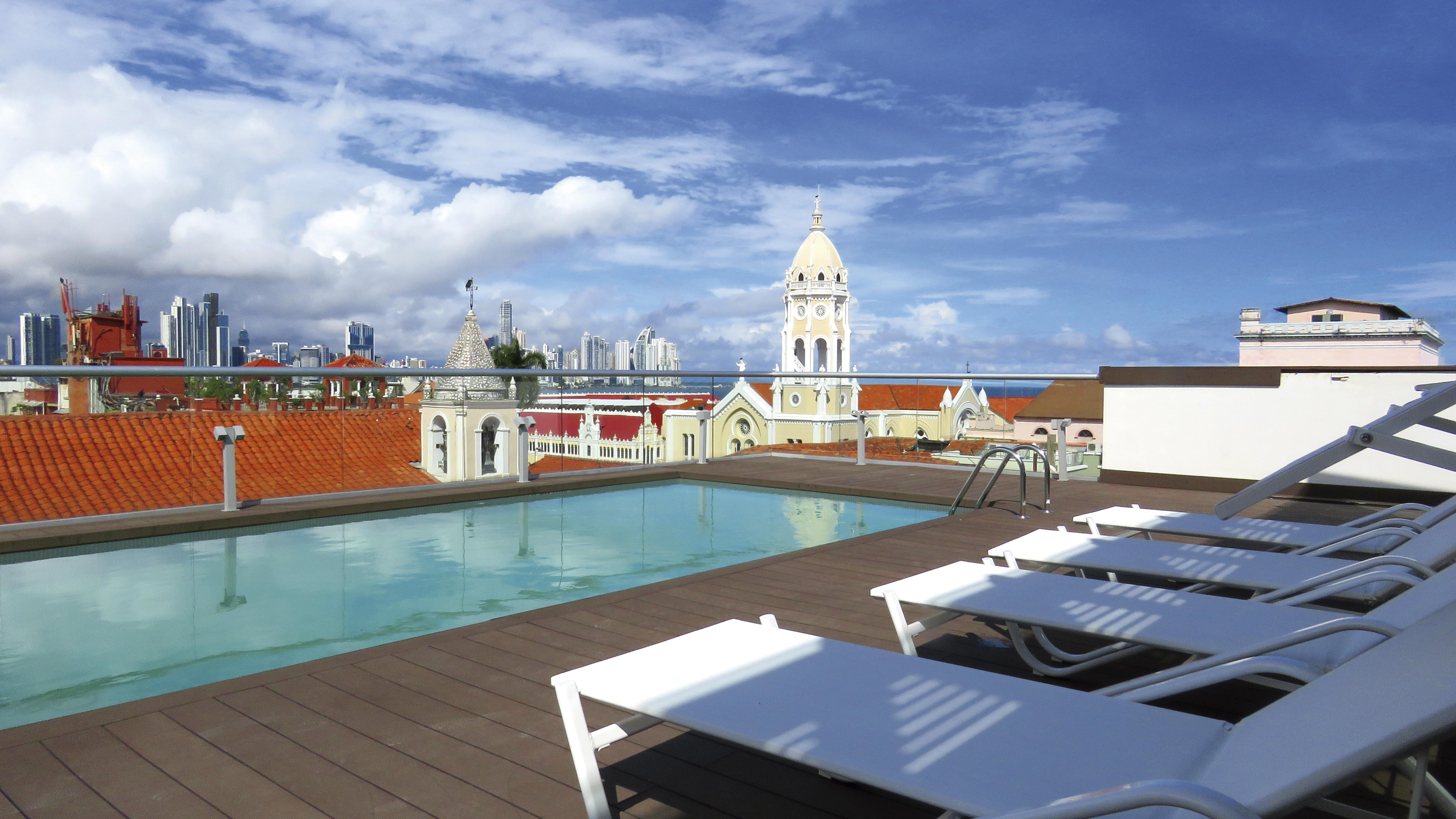 Central Hotel Panama Casco Viejo Εξωτερικό φωτογραφία Rooftop pool at the Hotel Unique