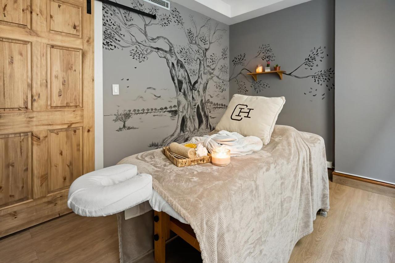 Central Hotel Panama Casco Viejo Εξωτερικό φωτογραφία A massage table