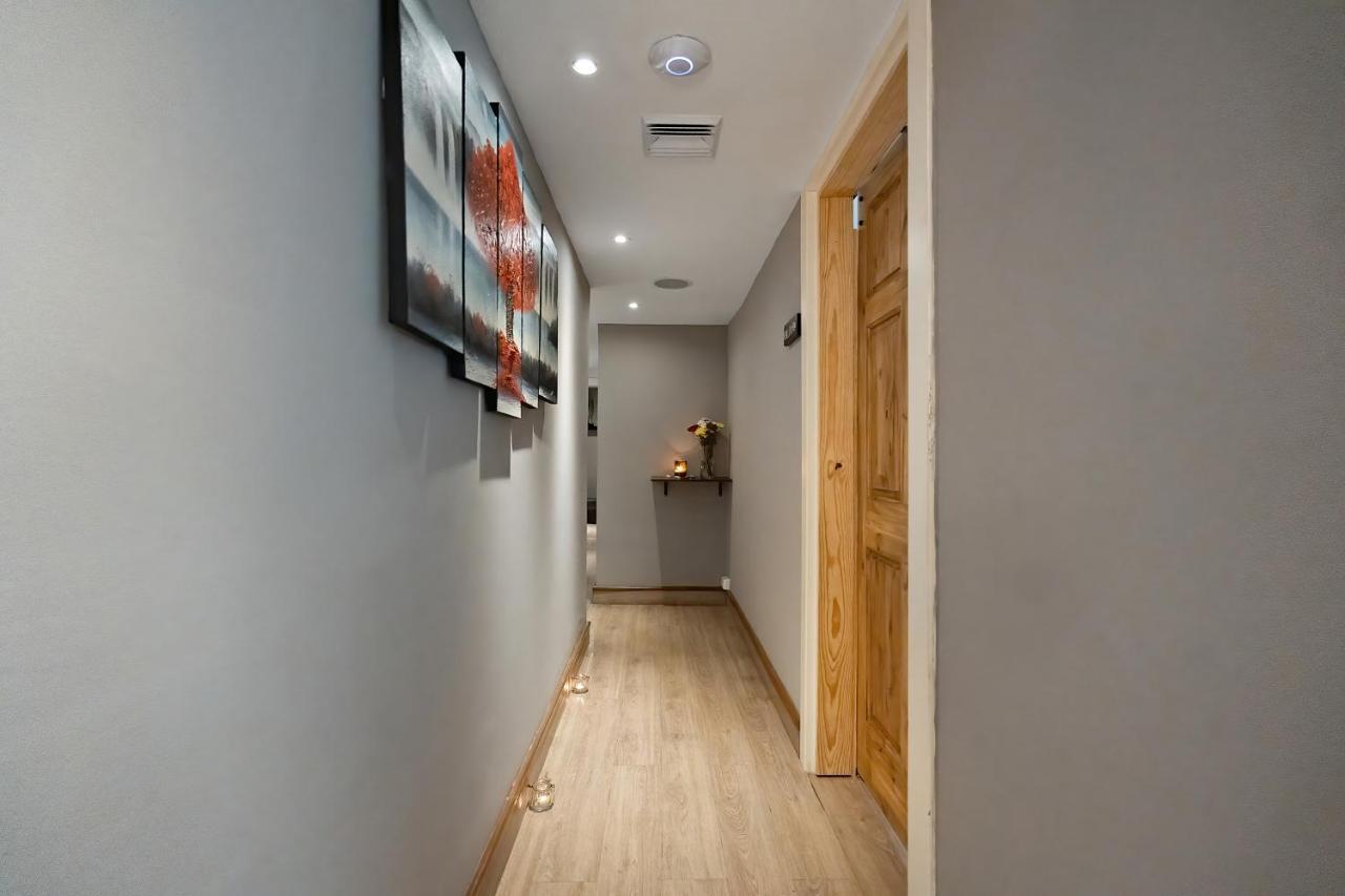 Central Hotel Panama Casco Viejo Εξωτερικό φωτογραφία A corridor in a house